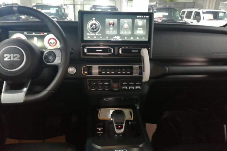 Used 212 T01 2025 2.0T Changfeng Audio And AC Panel