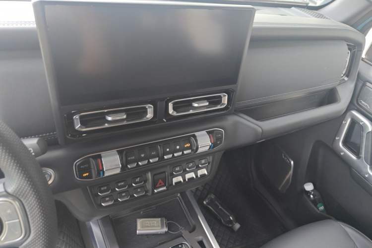 Used 212 T01 2025 2.0T Changfeng Audio And AC Panel