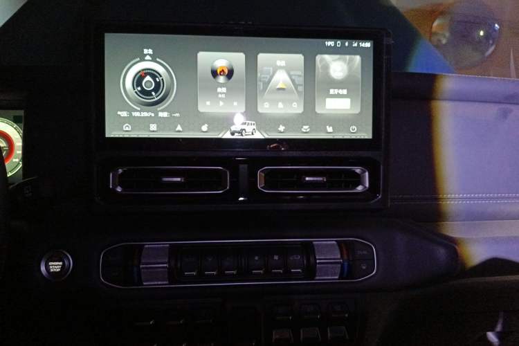 Used 212 T01 2025 2.0T Changfeng Audio And AC Panel