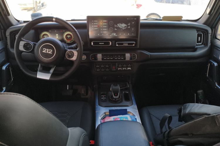 Used 212 T01 2025 2.0T Changfeng Center Console