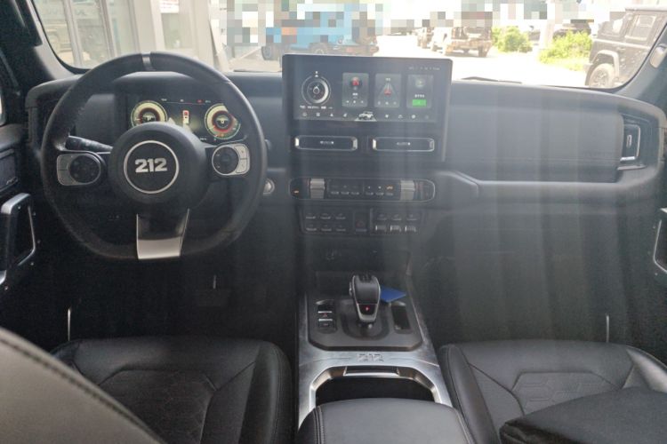 Used 212 T01 2025 2.0T Changfeng Center Console