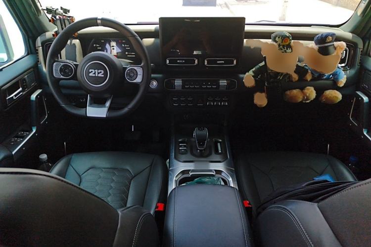 Used 212 T01 2025 2.0T Changfeng Center Console