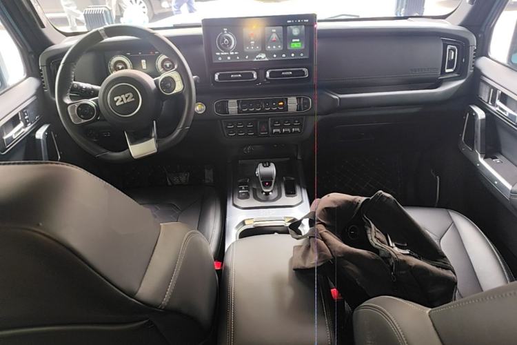 Used 212 T01 2025 2.0T Changfeng Center Console