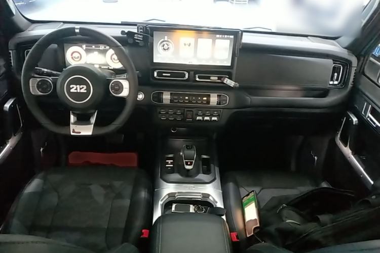 Used 212 T01 2025 2.0T Changfeng Center Console
