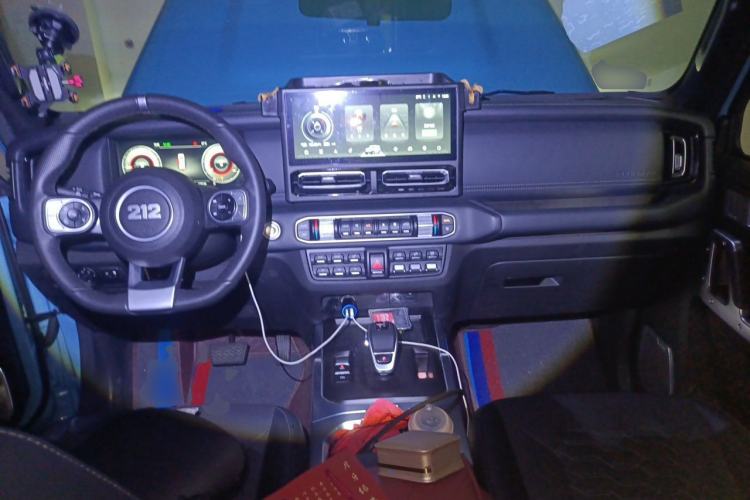 Used 212 T01 2025 2.0T Changfeng Center Console