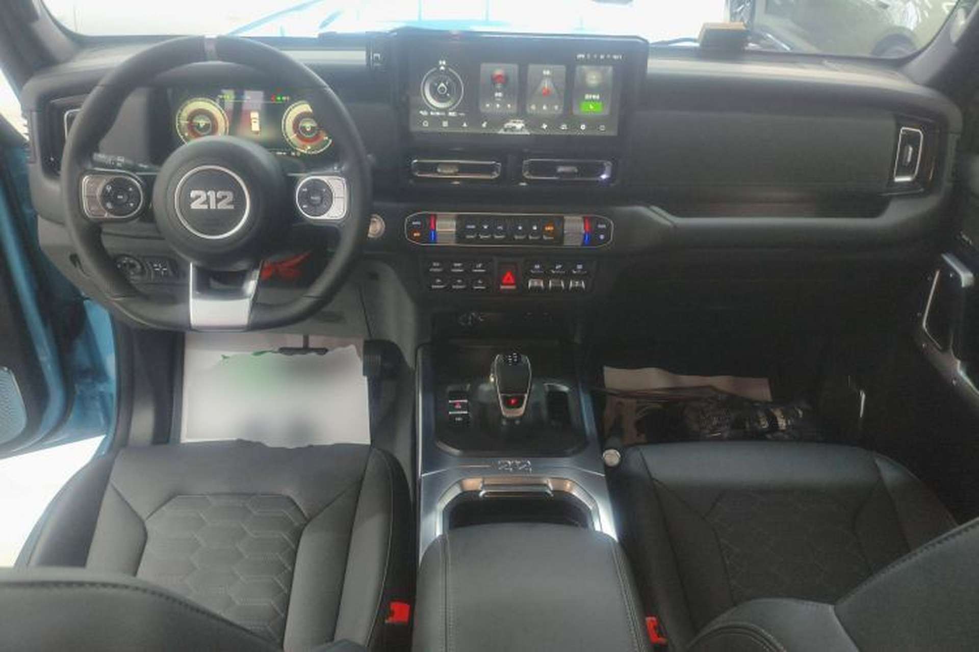 Used 212 T01 2025 2.0T Changfeng Center Console