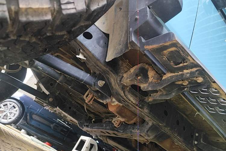 Used 212 T01 2025 2.0T Changfeng Chassis Front Left