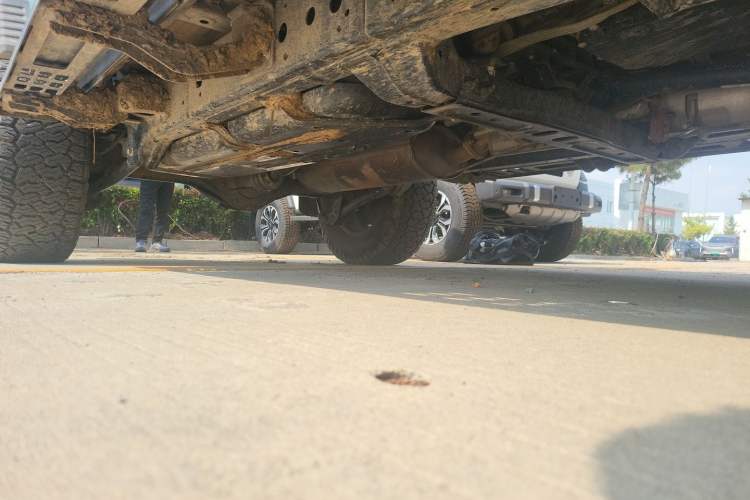 Used 212 T01 2025 2.0T Changfeng Chassis Front Right