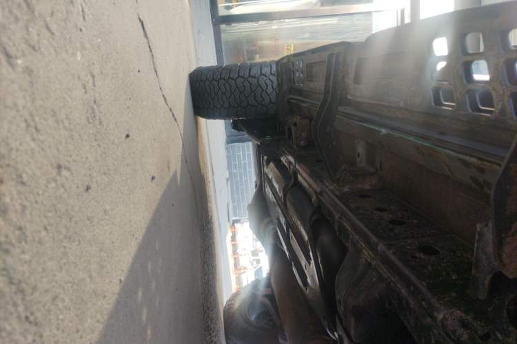 Used 212 T01 2025 2.0T Changfeng Chassis Front Right