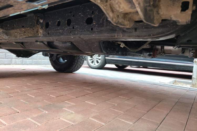 Used 212 T01 2025 2.0T Changfeng Chassis Front Right