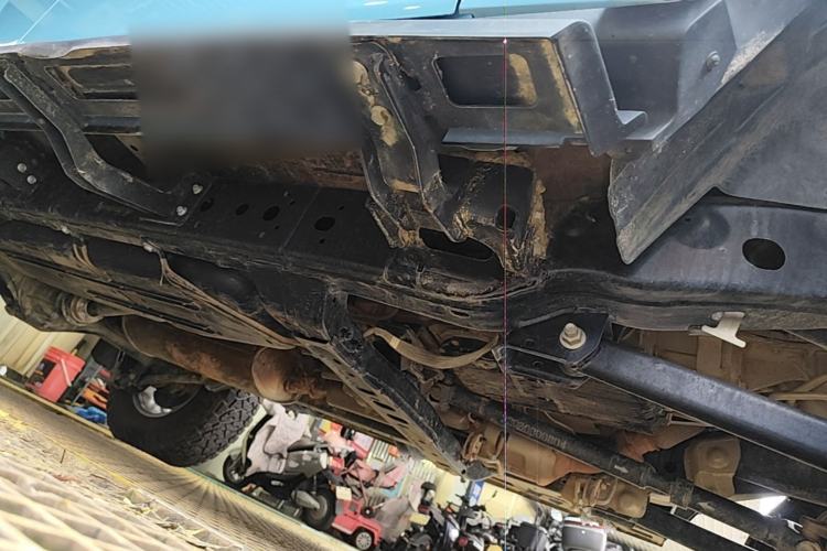 Used 212 T01 2025 2.0T Changfeng Chassis Front Right