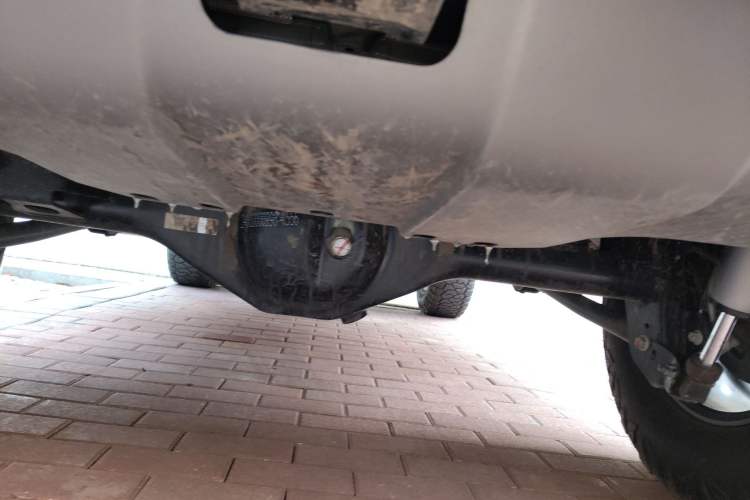 Used 212 T01 2025 2.0T Changfeng Chassis Rear