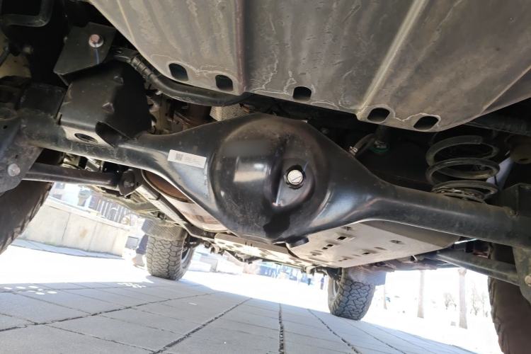 Used 212 T01 2025 2.0T Changfeng Chassis Rear