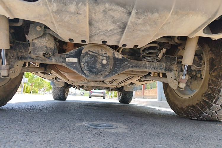 Used 212 T01 2025 2.0T Changfeng Chassis Rear