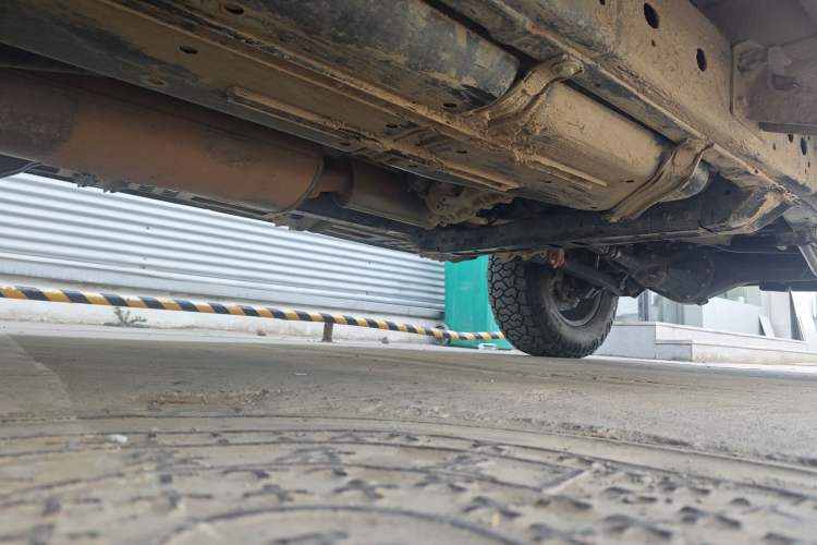 Used 212 T01 2025 2.0T Changfeng Chassis Rear Right