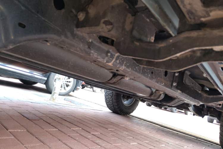 Used 212 T01 2025 2.0T Changfeng Chassis Rear Right