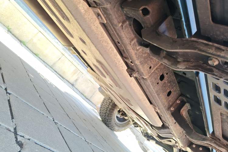 Used 212 T01 2025 2.0T Changfeng Chassis Rear Right