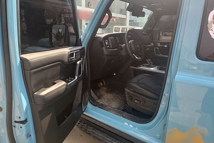 Used 212 T01 2025 2.0T Changfeng Driver Seat