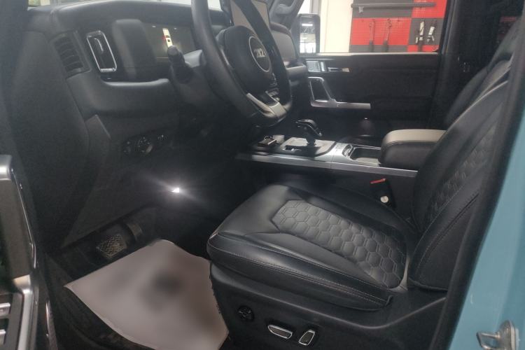 Used 212 T01 2025 2.0T Changfeng Driver Seat