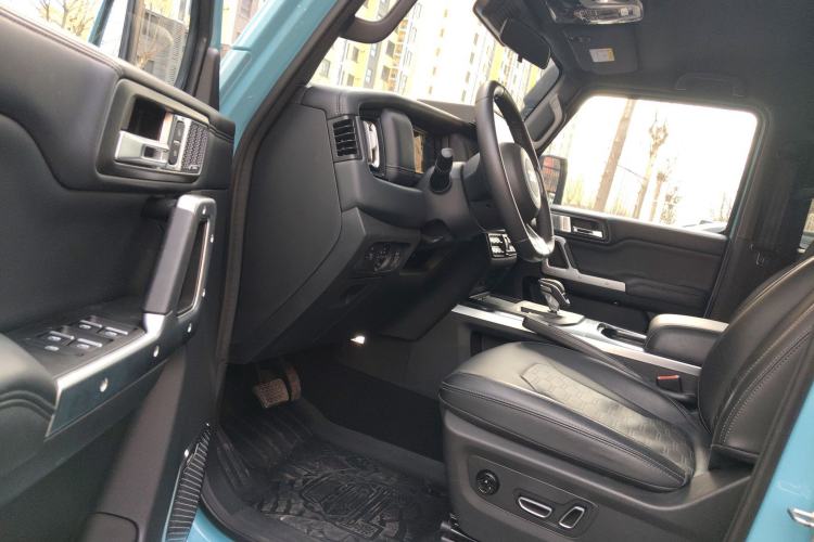 Used 212 T01 2025 2.0T Changfeng Driver Seat