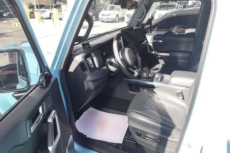 Used 212 T01 2025 2.0T Changfeng Driver Seat