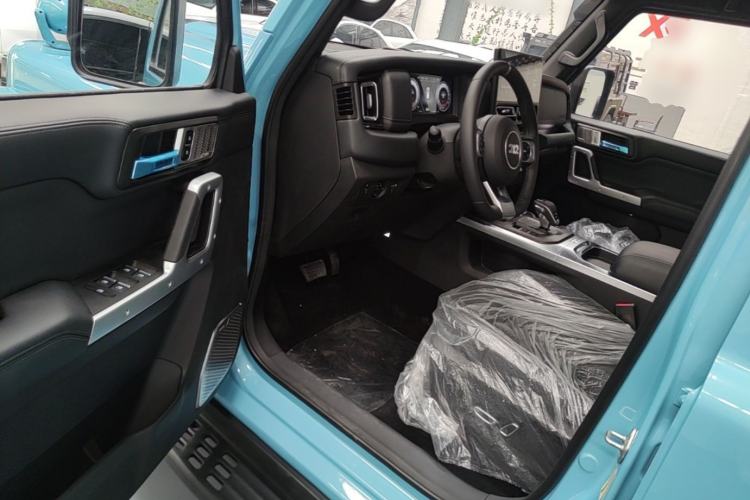 Used 212 T01 2025 2.0T Changfeng Driver Seat