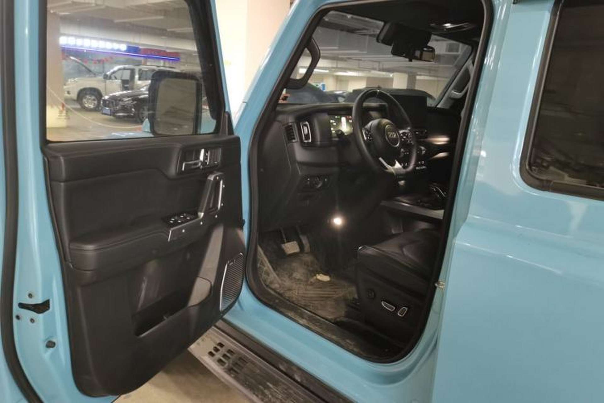 Used 212 T01 2025 2.0T Changfeng Driver Seat
