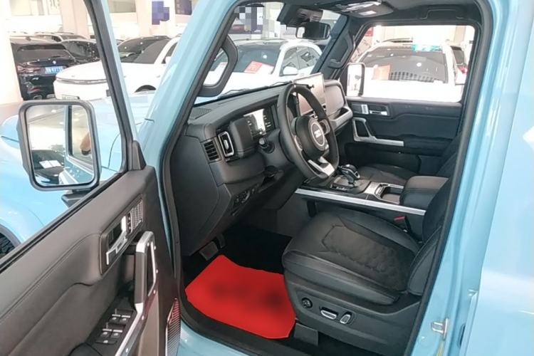Used 212 T01 2025 2.0T Changfeng Driver Seat