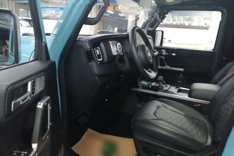 Used 212 T01 2025 2.0T Changfeng Driver Seat