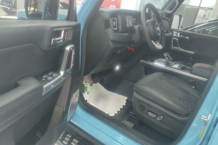 Used 212 T01 2025 2.0T Changfeng Driver Seat