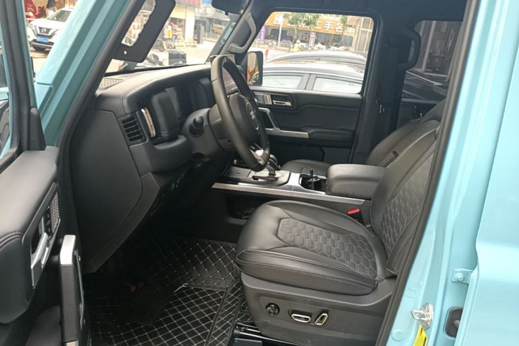Used 212 T01 2025 2.0T Changfeng Driver Seat