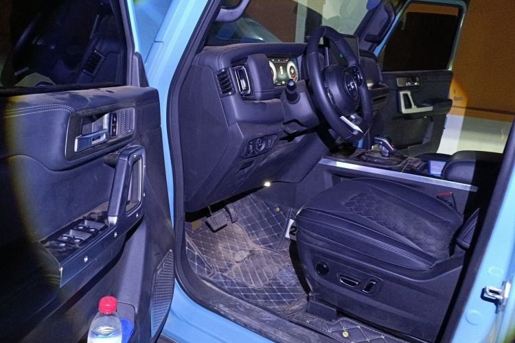 Used 212 T01 2025 2.0T Changfeng Driver Seat