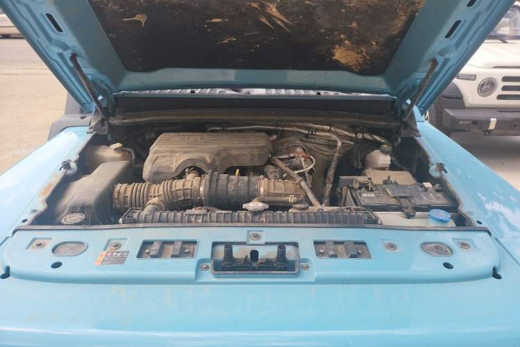 Used 212 T01 2025 2.0T Changfeng Engine Bay