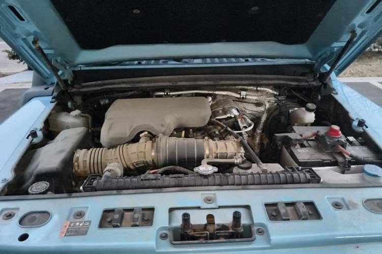 Used 212 T01 2025 2.0T Changfeng Engine Bay