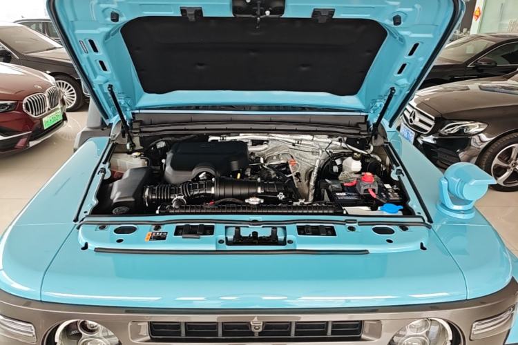 Used 212 T01 2025 2.0T Changfeng Engine Bay