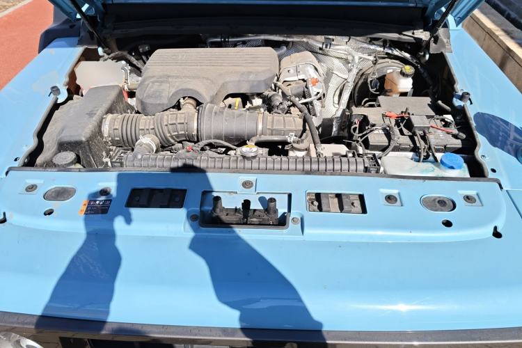Used 212 T01 2025 2.0T Changfeng Engine Bay