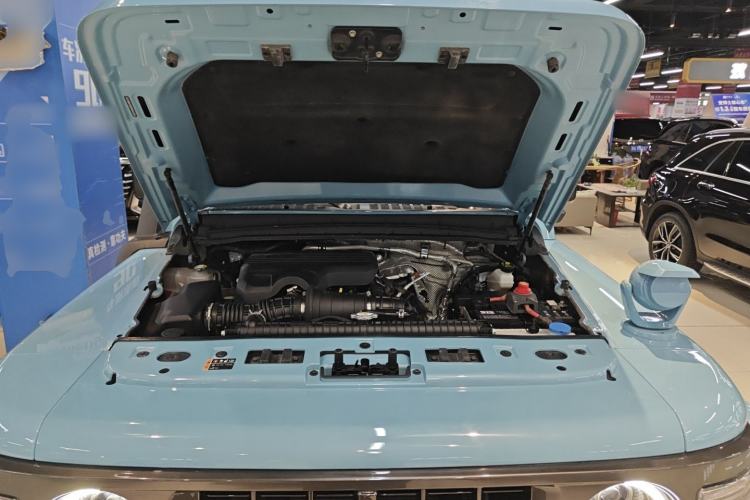 Used 212 T01 2025 2.0T Changfeng Engine Bay