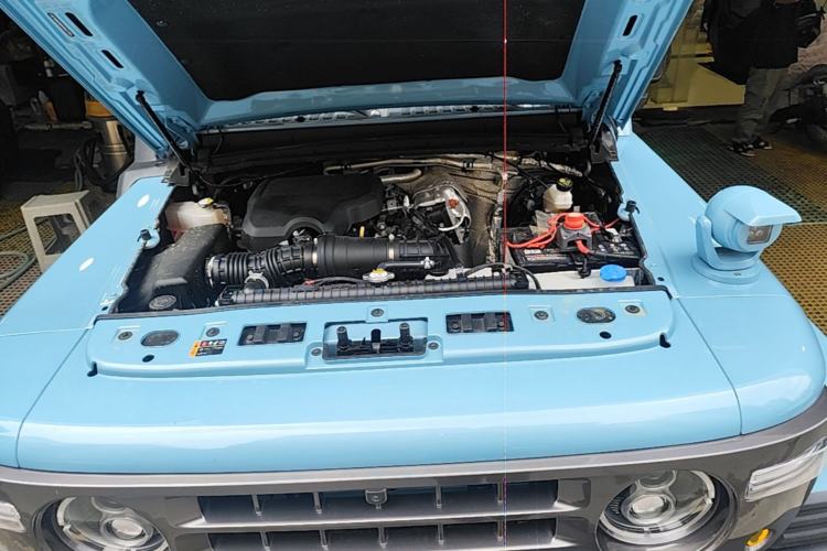 Used 212 T01 2025 2.0T Changfeng Engine Bay