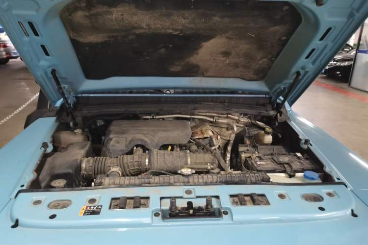 Used 212 T01 2025 2.0T Changfeng Engine Bay