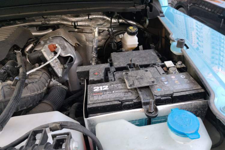 Used 212 T01 2025 2.0T Changfeng Engine Bay Left