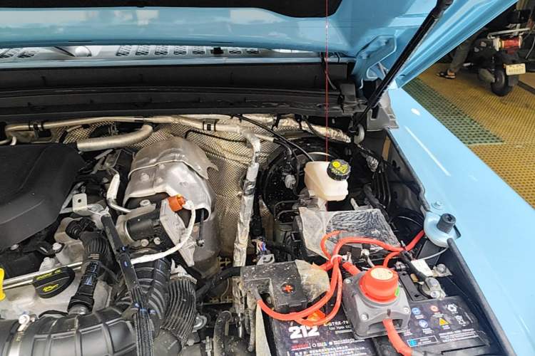 Used 212 T01 2025 2.0T Changfeng Engine Bay Left