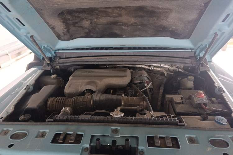 Used 212 T01 2025 2.0T Changfeng Engine Bay