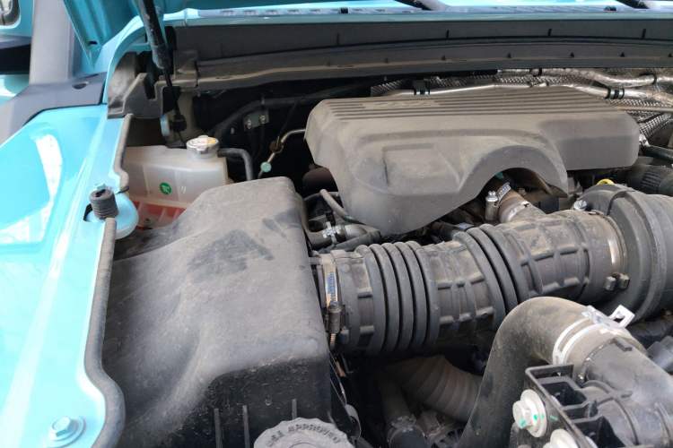 Used 212 T01 2025 2.0T Changfeng Engine Bay Right