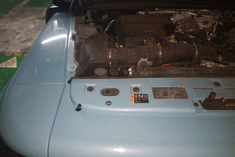 Used 212 T01 2025 2.0T Changfeng Engine Bay Right