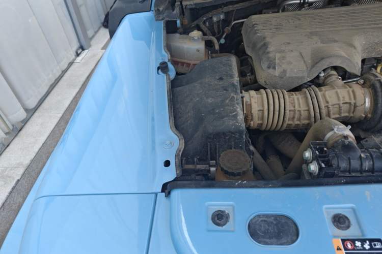 Used 212 T01 2025 2.0T Changfeng Engine Bay Right