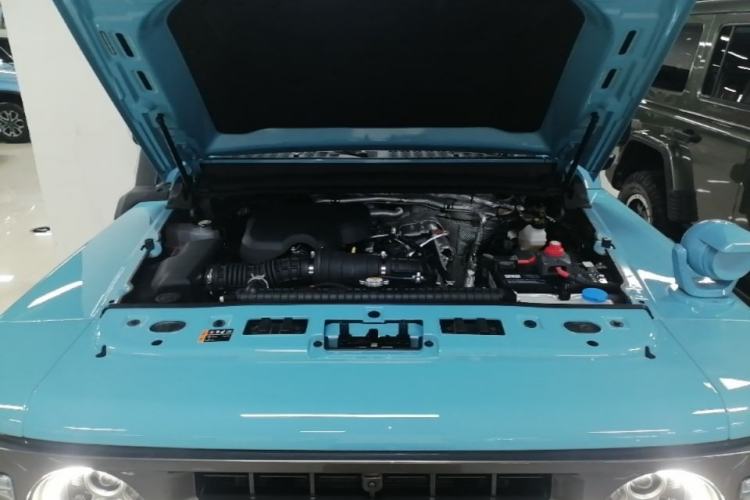 Used 212 T01 2025 2.0T Changfeng Engine Bay