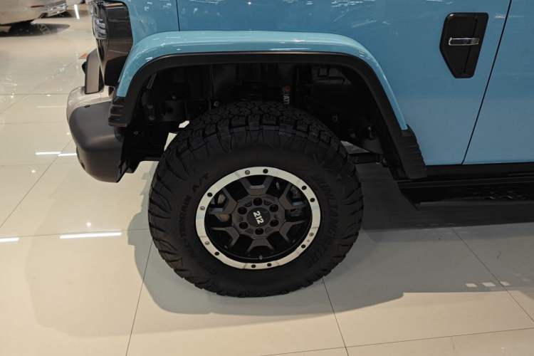 Used 212 T01 2025 2.0T Changfeng Exterior 4
