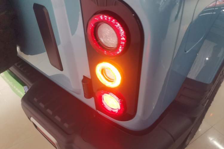 Used 212 T01 2025 2.0T Changfeng Exterior 6