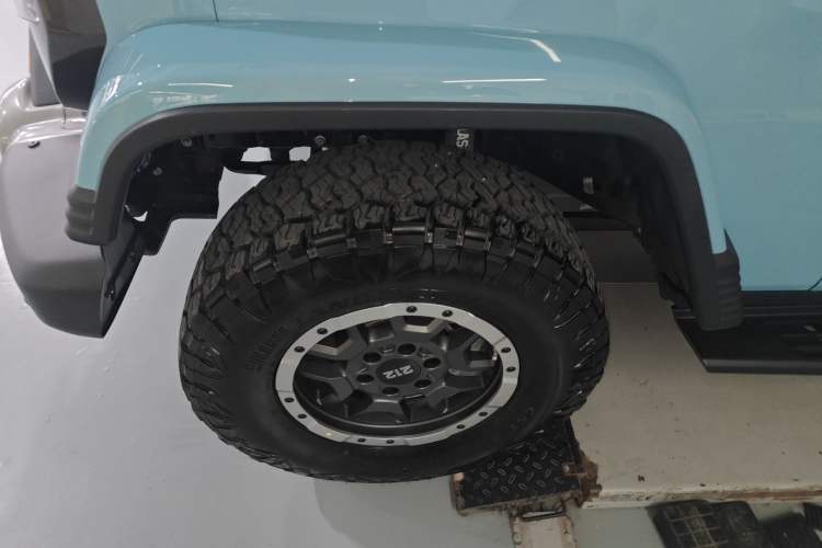 Used 212 T01 2025 2.0T Changfeng Exterior 7