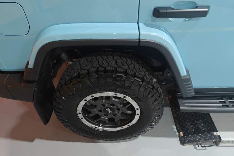 Used 212 T01 2025 2.0T Changfeng Exterior 8